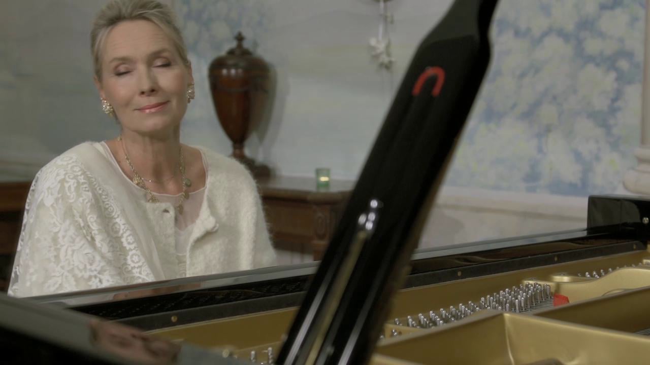 Elizabeth Sombart – Cand muzica devine o prelungire a sufletului – concert extraordinar de pian in Oradea