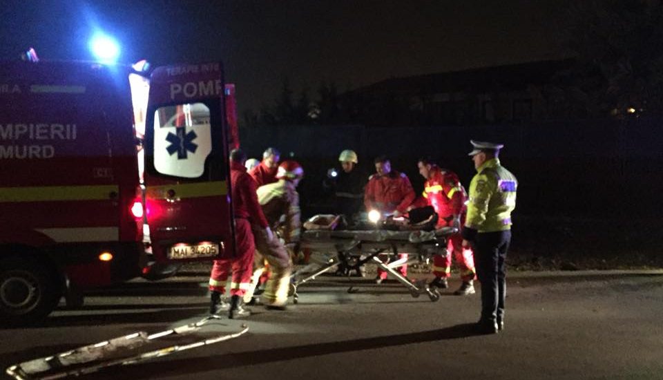 UPDATE: Accident grav pe Centura Oradea. O masina rasturnata in sant, o tanara a decedat la spital. FOTO