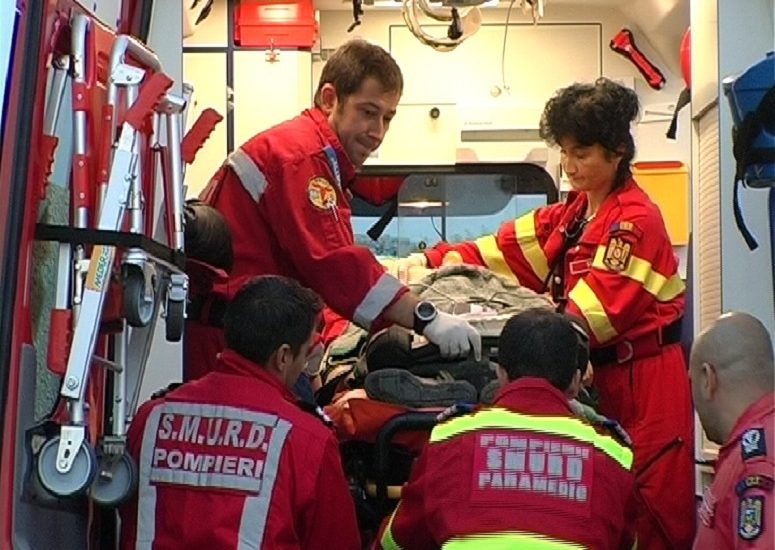 Un nou accident grav pe DN 76 in Petrileni. 14 persoane din 24 au suferit diverse rani. Situatia este in dinamica
