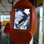 Mentalitate de imberb! Validatoare vandalizate pe doua garnituri de tramvai din Oradea