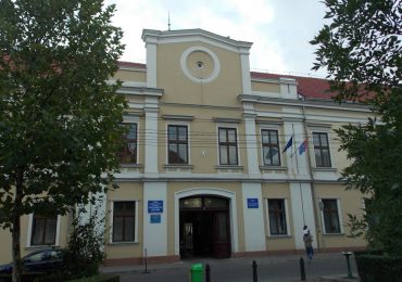 Instituția Prefectului – Județul Bihor a înaintat către ministerele de resort un pachet cu propuneri de modificări legislative privind îmbunătățirea calității serviciilor din centrele rezidențiale pentru vârstnici, copii și persoane cu dizabilități.