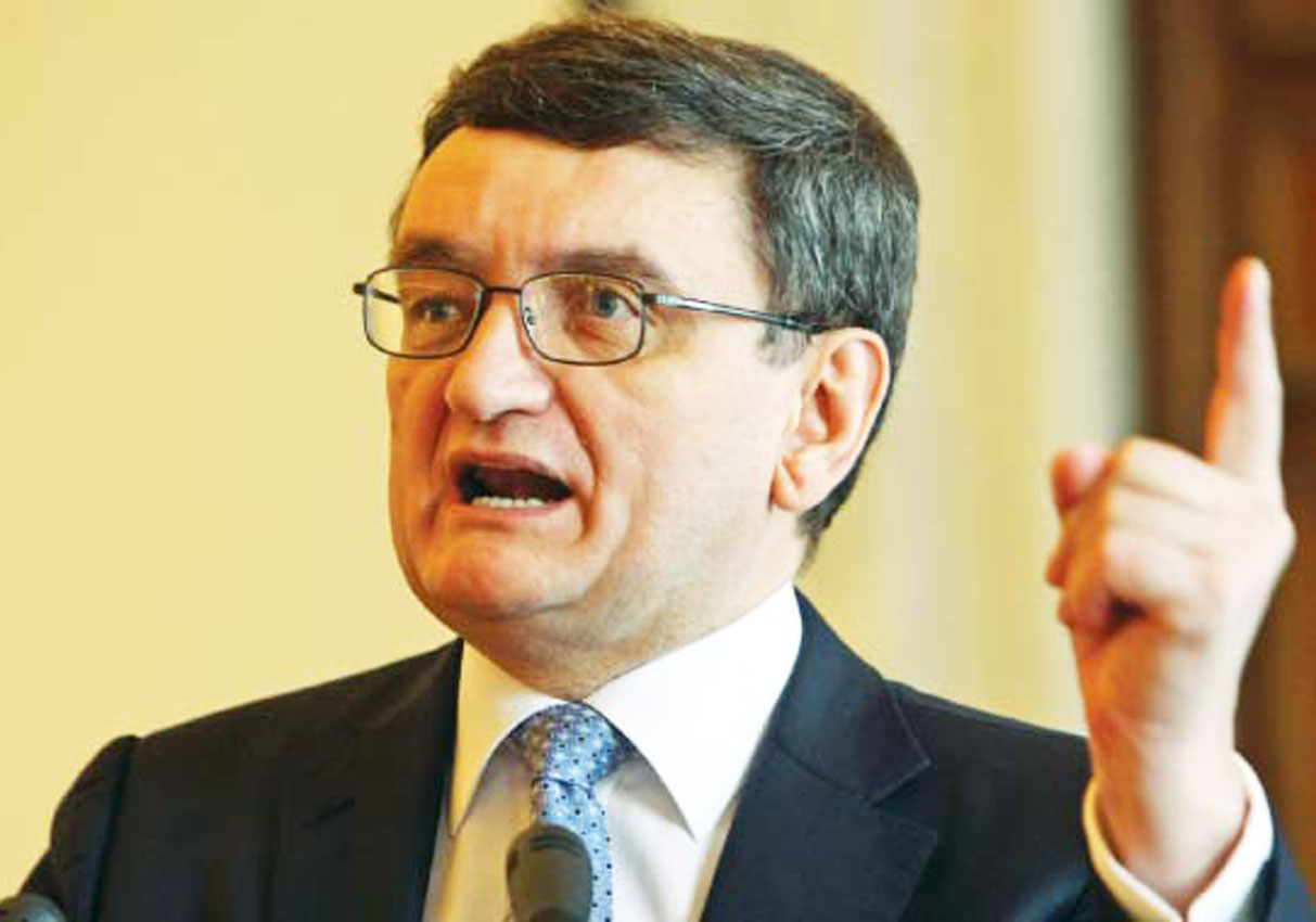 PNL declanseaza procedura de revocare a lui Victor Ciorbea, din functia de Avocat al Poporului