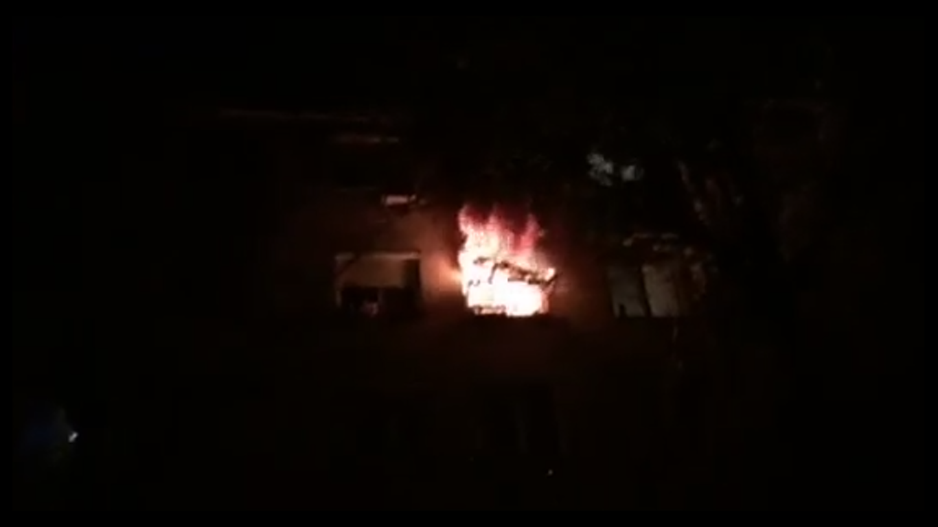 Barbat gasit carbonizat intr-un incendiu, ieri pe strada Iza, din Oradea (FOTO/VIDEO)