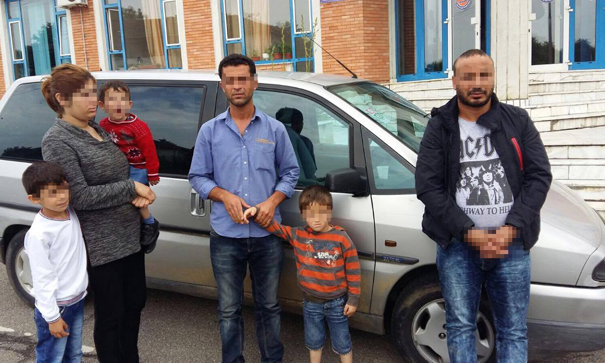 Familie de sirieni, oprita de politistii de frontiera oradeni, incercand sa ajunga ilegal in spatiul schengen