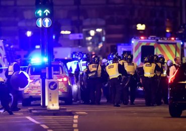 Atac terorist la Londra. Cel putin 6 morti si 48 de raniti. (FOTO / VIDEO)