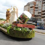 Carele alegorice inflorate au ajuns in Oradea. De la ora 15:30 ele pot fi vizionate in Piata Unirii (FOTO)