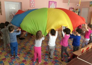 „Vacanta mea e un curcubeu” – proiect educational organizat de Inspectoratul Scolar si Rotary Club 1113 Oradea, pentru copiii mai putin favorizati din 11 gradinite din Bihor