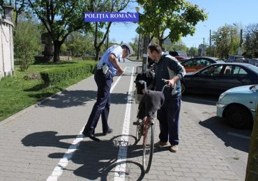 Regulile sunt si pentru ei. 265 de biciclisti, care au comis abateri in trafic, au fost sanctionati de politisti