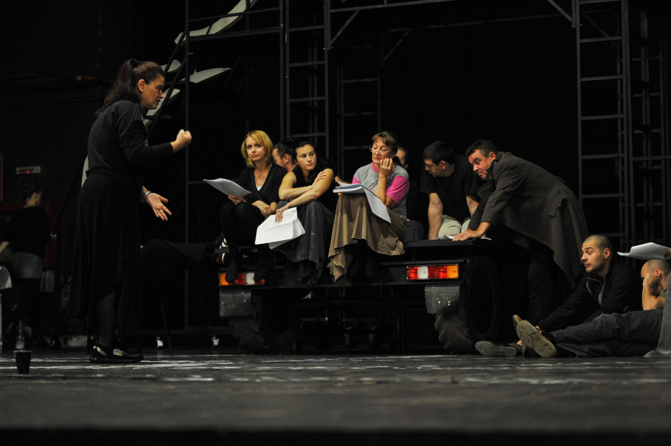 Premieră extraordinară la început de stagiune la Teatrului Szigligeti: „Cercul de cretă caucazian”