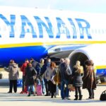 Zeci de romani abandonati pe aeroportul din Roma, dupa o cursa RyanAir anulata