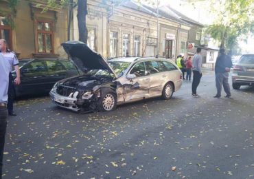 Accident cu 4 autoturisme pe str. Vladimirescu, traficul este deviat