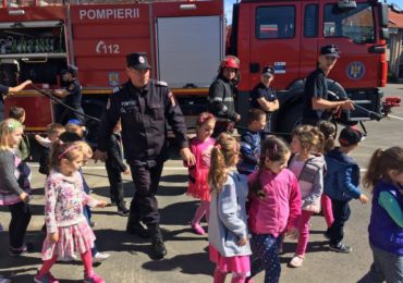 Pompierii militari bihoreni organizeaza Ziua portilor Deschise, de 1 iunie, pentru copii