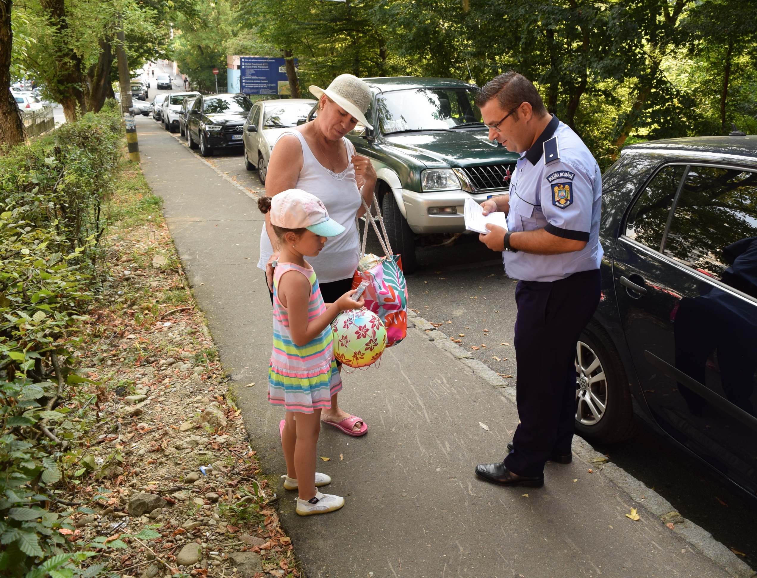 Politistii bihoreni au desfasurat actiuni de preventie printre turisti si localnici