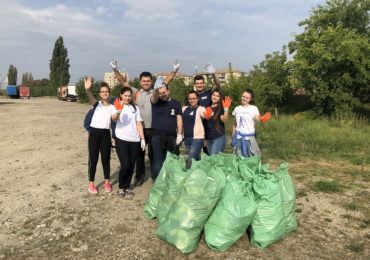 Studenții orădeni au spus “Da” curățeniei in campania Let’s do it, Bihor! (FOTO)