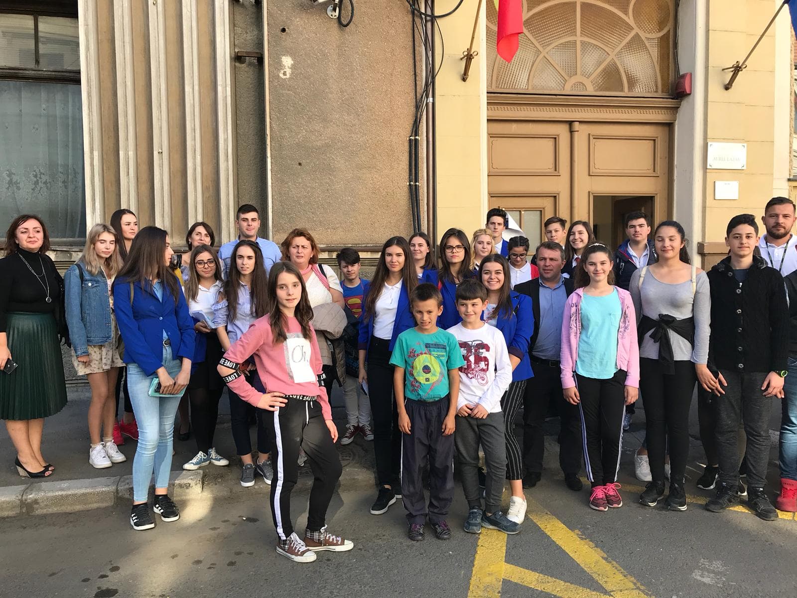 Adolescentii descopera Oradea. Proiect educativ ce vizeaza completarea educatiei adolescentilor