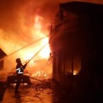 Incendiu puternic in Salonta. Peste 50 de pompieri s-au luptat cu focul timp de 4 ore (GALERIE FOTO)