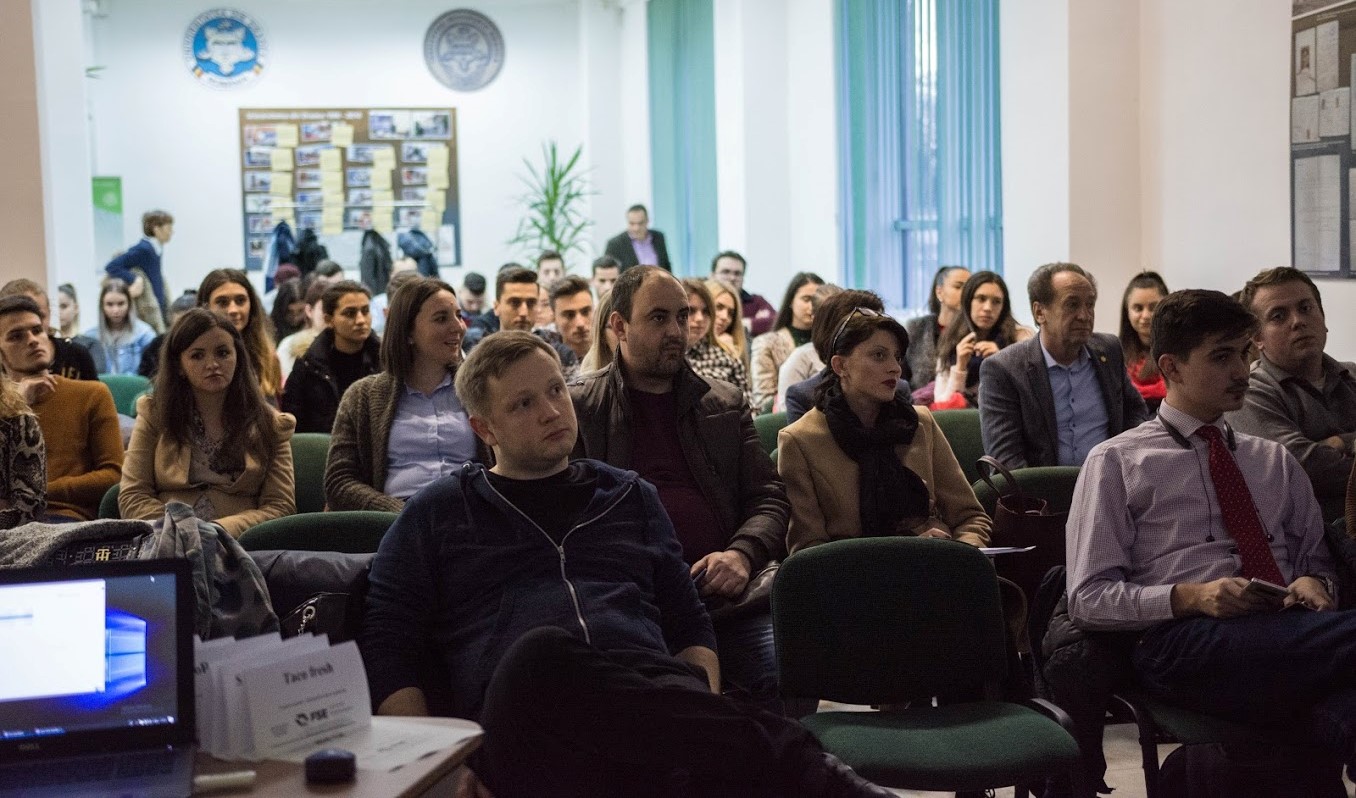Practica la superlativ: Studenții economiști oradeni în fața firmelor