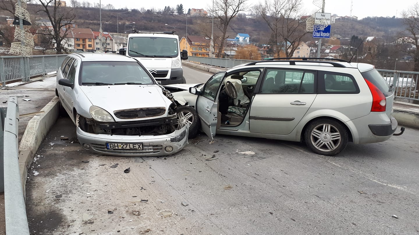 Un sofer baut a provocat un accident pe Podul Prezan din Dragos Voda
