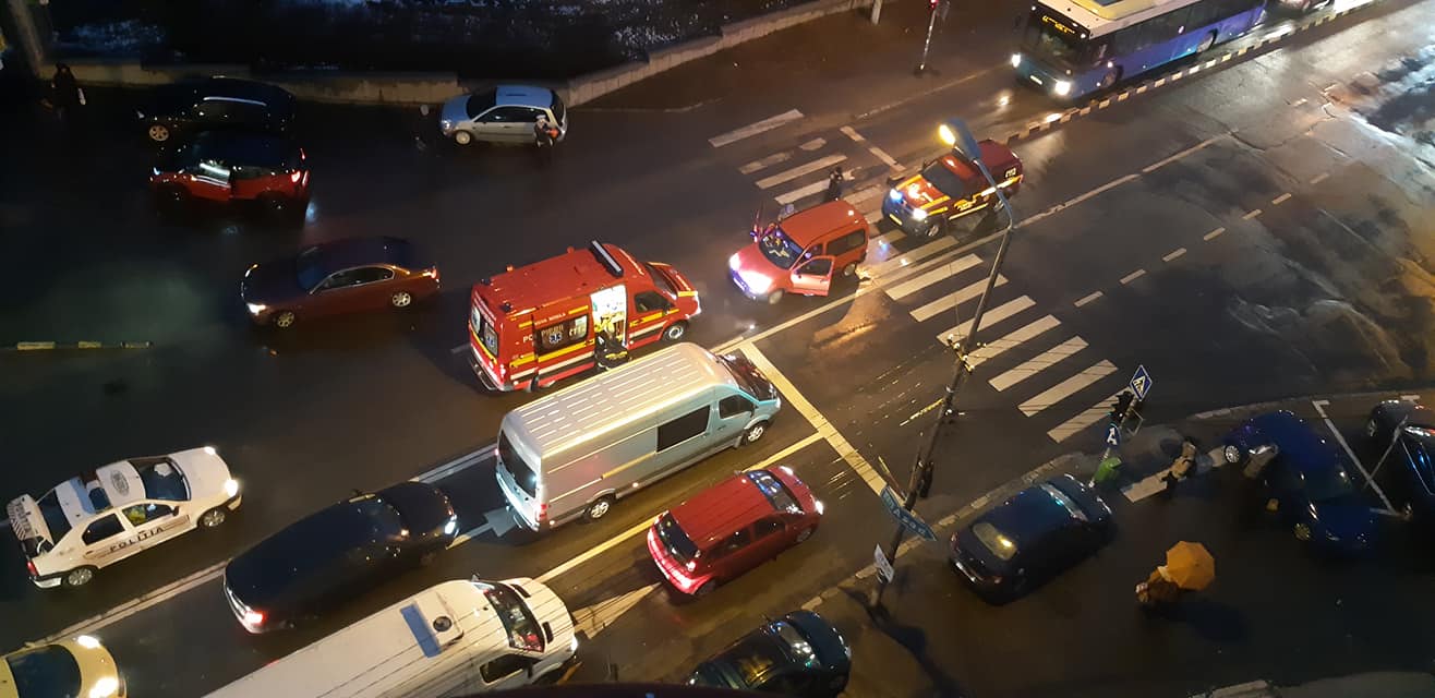 Inca un accident pe o trecere de pietoni din Oradea. Un barbat ce a traversat regulamentar a ajuns la spital