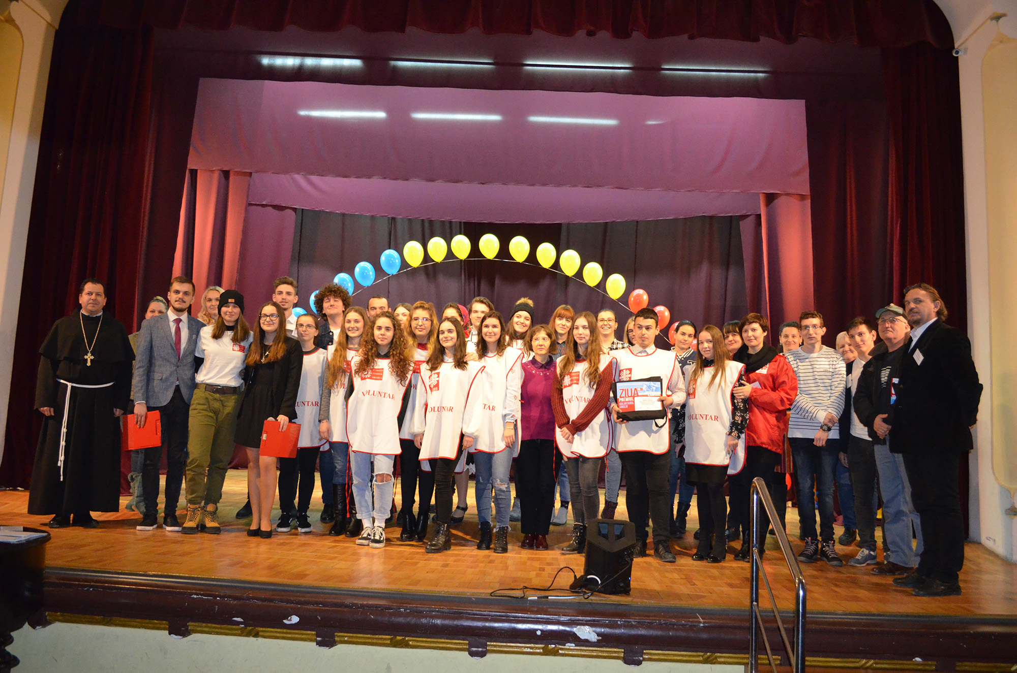 Asociatia Caritas Eparhial Oradea si-a premiat voluntarii (FOTO)