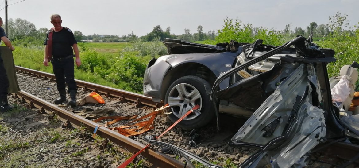 Accident mortal la o trecere de cale ferata langa Finis, judetul Bihor (FOTO / VIDEO)