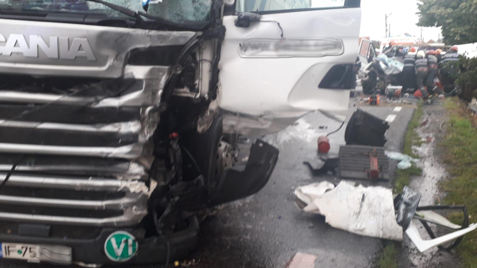 Ce spune politia in cazul accidentului tragic, de astazi, de la Uileacul de Cris, soldat cu 2 morti si 7 raniti
