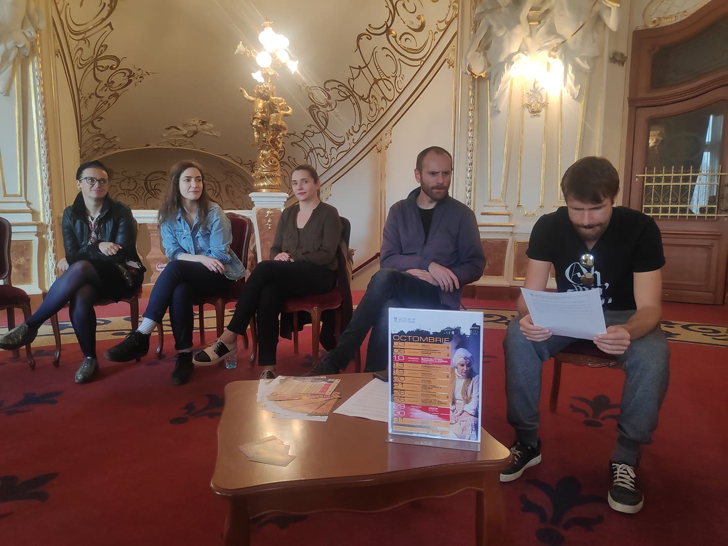 O nouă premieră națională în repertoriul Teatrului Regina Maria CREȘTINI, de Lucas Hnath, regia Radu Iacoban