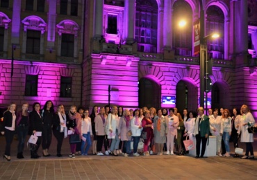 Ziua de Lupta Impotriva Cancerului de San marcata la Oradea, la inititiva OFL Oradea. Podul Centenarului si Primaria au fost iluminate in roz