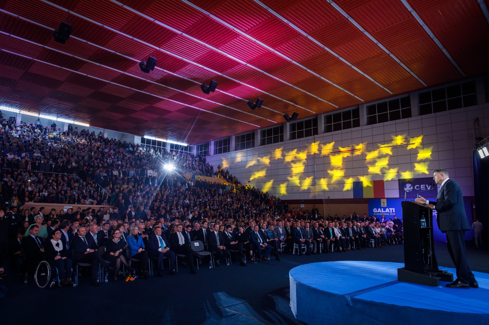 Klaus Iohannis îi cheamă pe români la vot. “PSD a schimbat de multe ori fețele, dar niciodată nu și-a schimbat năravul”
