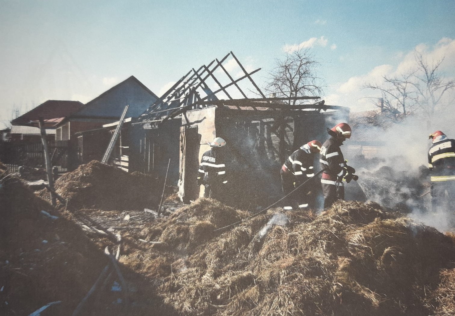 Incendiu violent la o locuinta din Valea lui Mihai