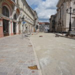 Continua lucrarile de amenajare la Piata Ferdinand si strada Aurel Lazar din Oradea.