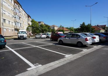 Aproape 300 de locuri de parcare de domiciliu au fost amenajate lângă Calea Aradului