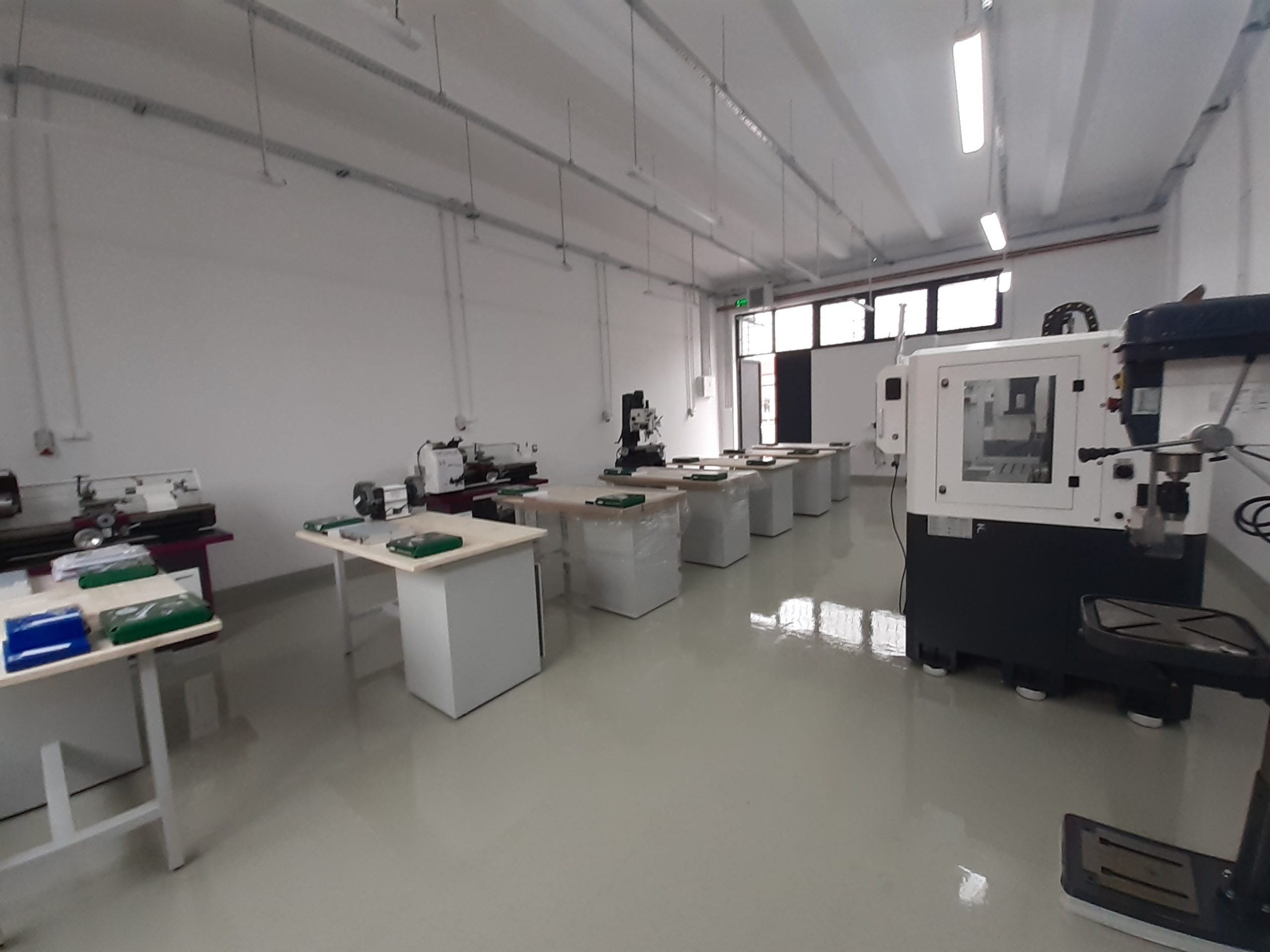 Au fost finalizate lucrările de reabilitare la atelierul Colegiului Tehnic Traian Vuia din Oradea