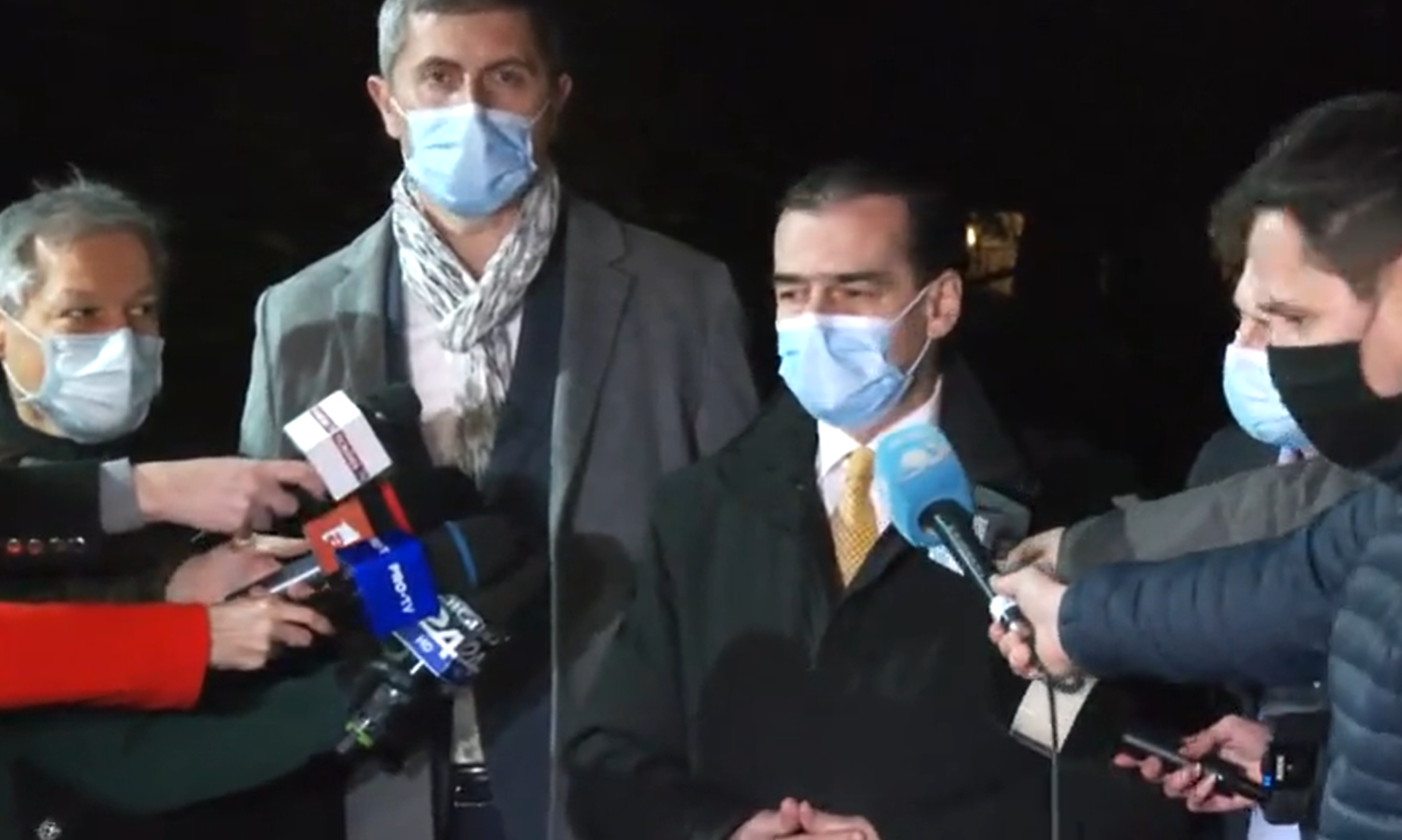 A iesit fum alb! Coalitia de dreapta s-a inteles si au fost stabilite portofoliile. Citu premier si 18 ministere. Vezi cine si ce a primit
