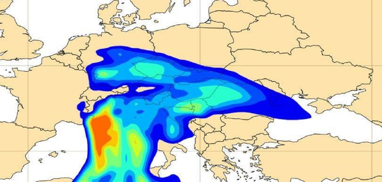 Un imens nor de praf saharian va trece peste Romania duminica noapte si va afecta vestul si centru tarii