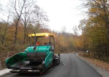 Se reabiliteaza si modernizeaza Drumul Judetean Alesd-Beius, stadiul lucrarilor este deja la 35%