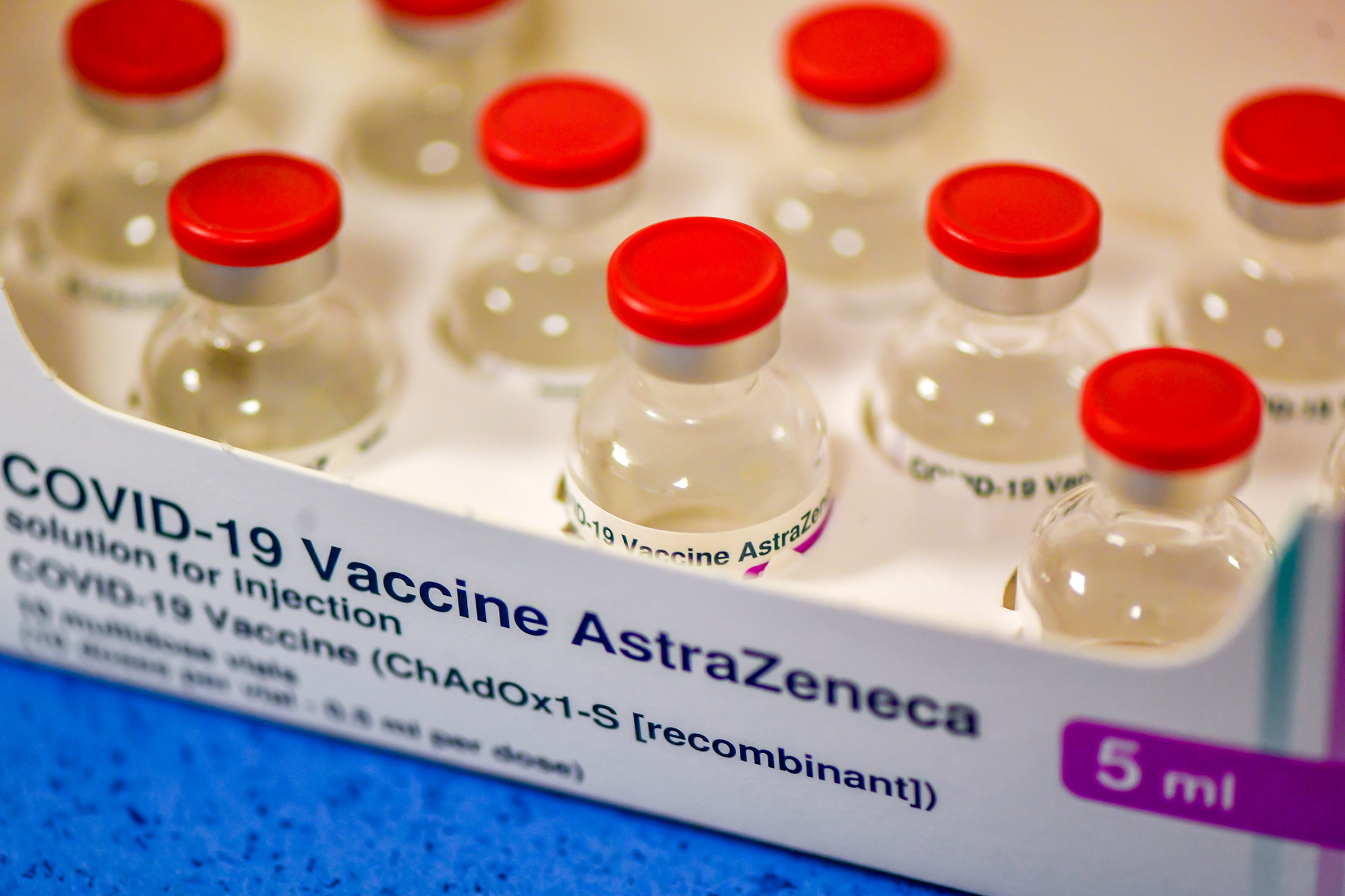 Decizie a Agentiei Europene a Medicamentului privind vaccinul AstraZeneca.