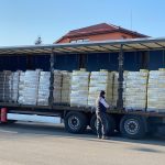 Oradea inimoasa. Patronul unei firme din Oradea a donat 10 tone de grau si malai pentru familiile nevoiase