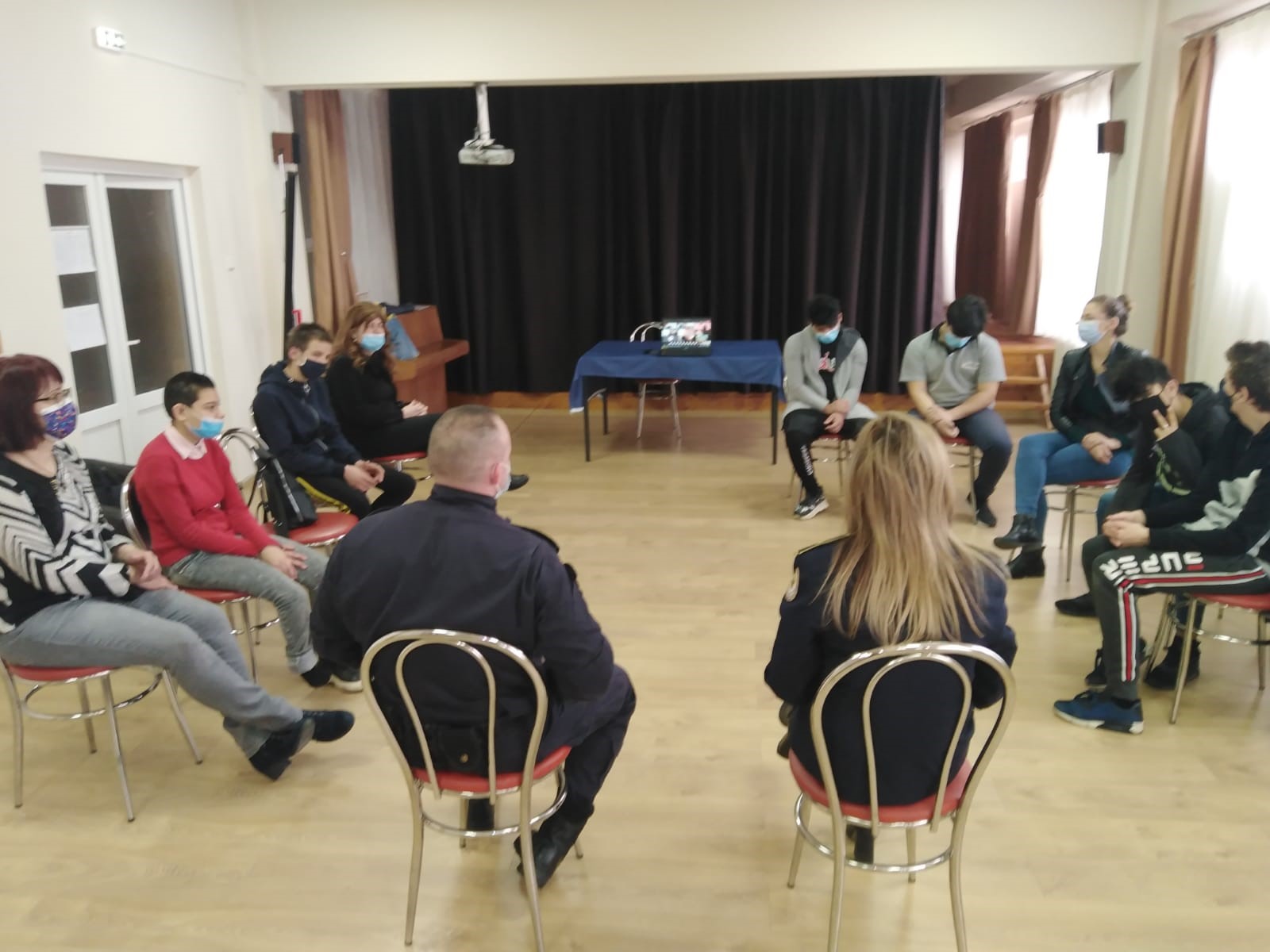 Prelegere despre situațiile care pot favoriza apariția comportamentelor infracționale la copii, la Penitenciarul Oradea