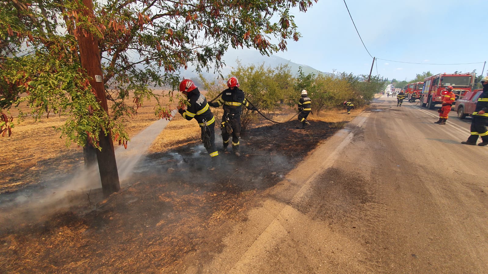 17 pompieri militari bihoreni ajuta la stingerea incendiilor din Grecia (Galerie Foto)