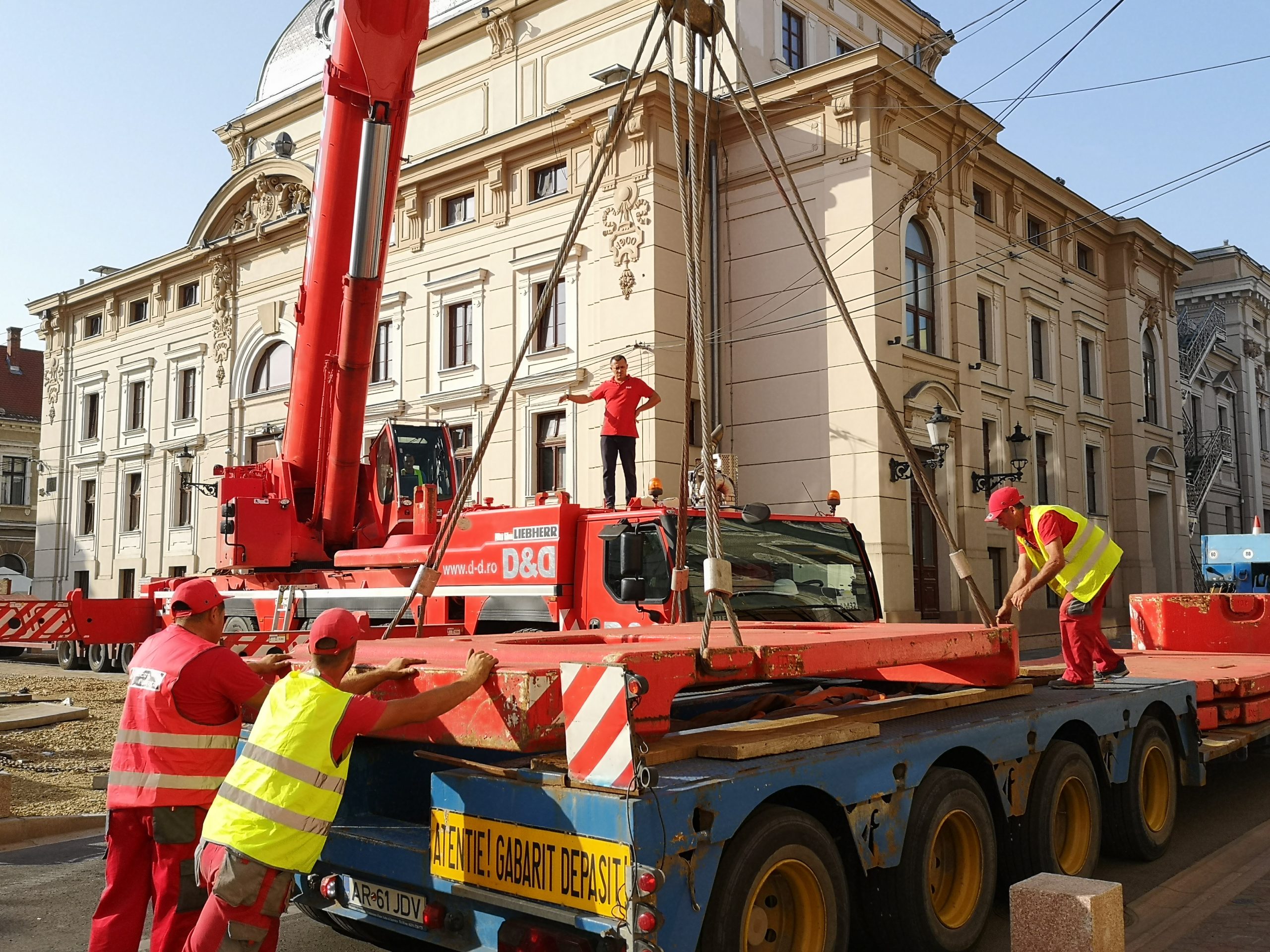 Se montează punctele de transformare din Piața Ferdinand
