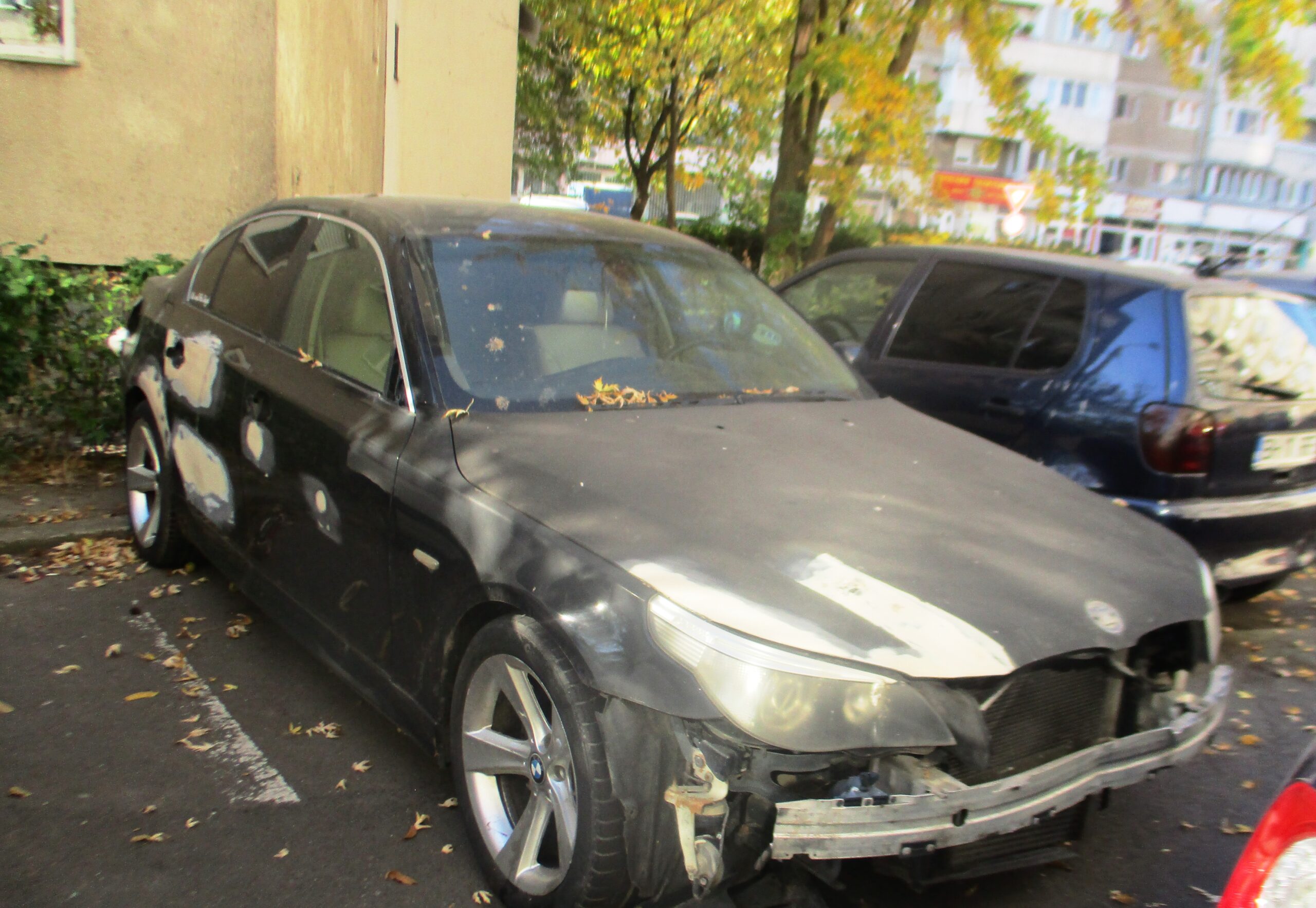 BMW fara numere in pericol de a fi ridicat de Politia Locala