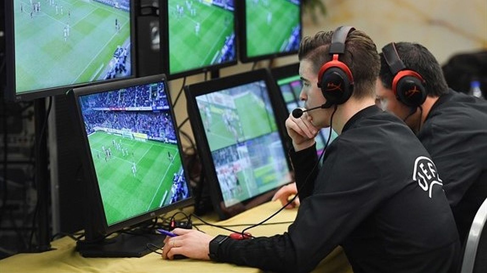De ce este fotbalul unul dintre cele mai avansate sporturi din punct de vedere tehnologic din România?