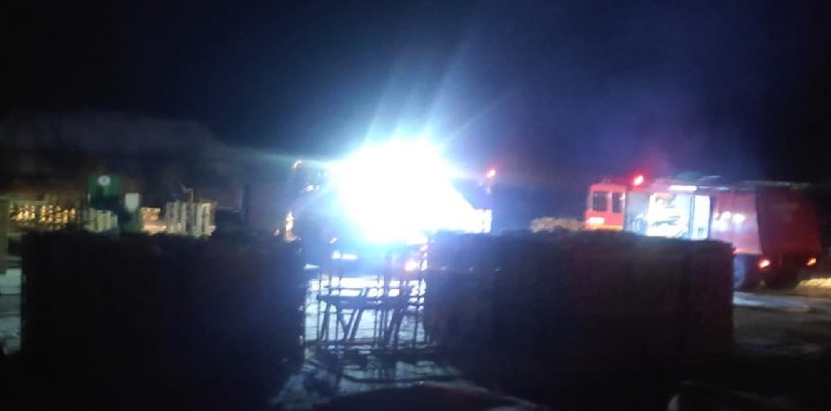 Incendiu violent la un depozit de material lemnos in Finis, in dimineata acestei zile