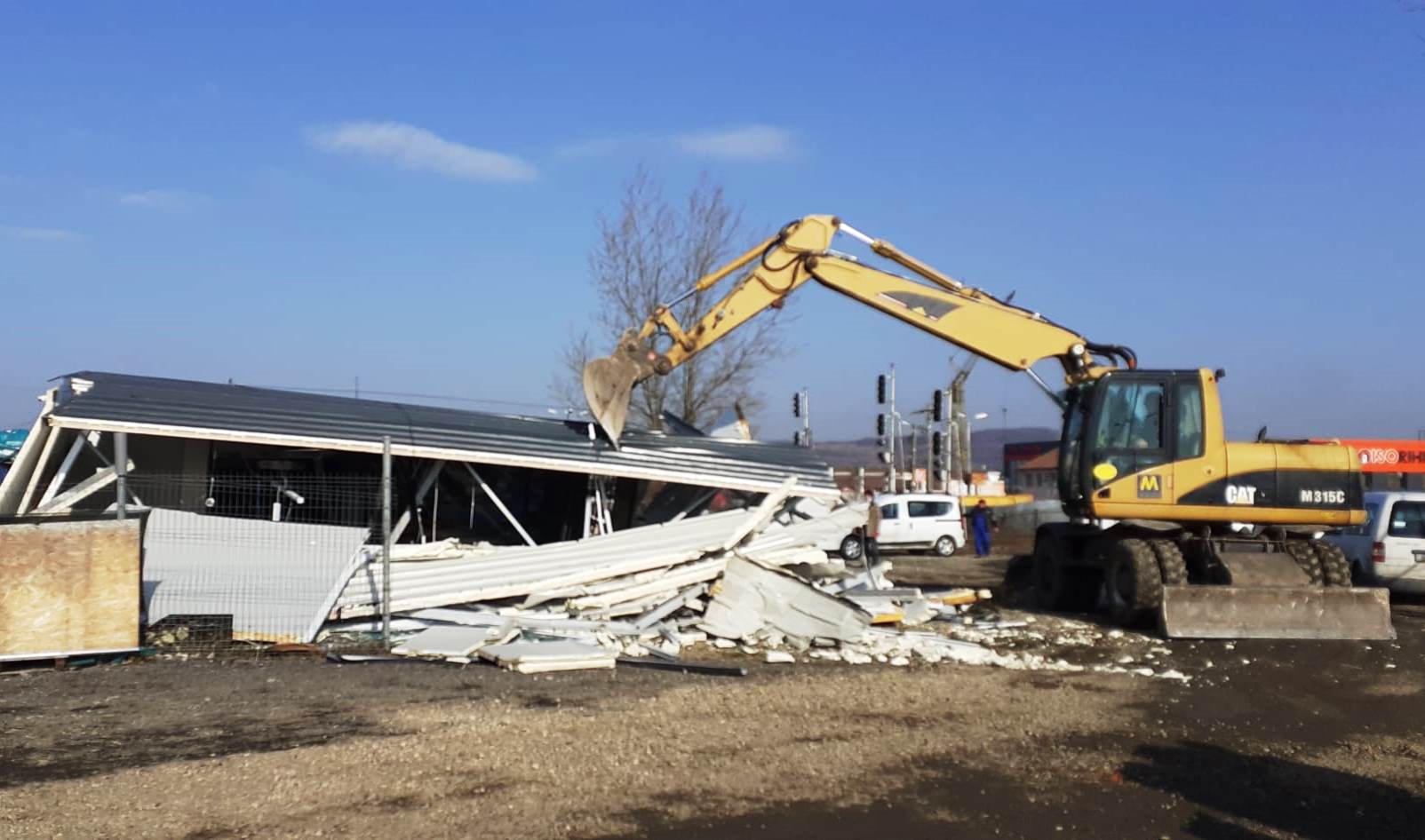 Primaria Oradea demoleaza constructiile neautorizate de pe domeniul public