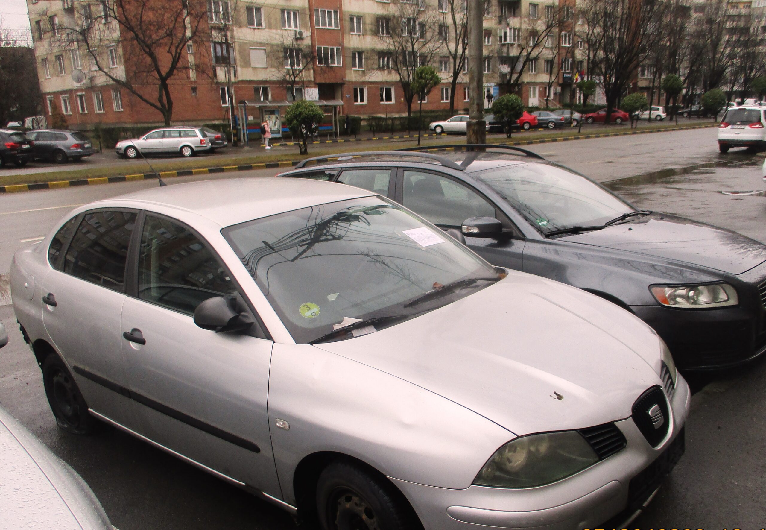 Cunoasteti proprietarul? O noua masina abandonata urmeaza sa fie ridicata de pe B-dul Dacia din Oradea