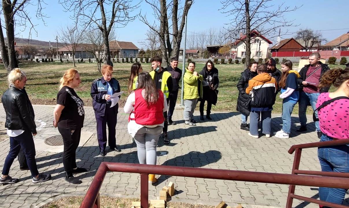 Polițiștii de prevenire bihoreni și partenerii de campanie au oferit recomandări utile cetățenilor ucraineni refugiați în județul Bihor, pentru a preveni victimizarea acestora
