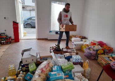 Inca 2 tone de ajutoare umanitare trimise in Ucraina de Asociatia Caritas Eparhial din Oradea