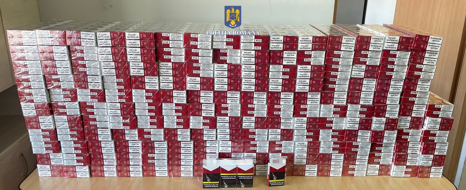 Peste 34.000 de țigarete nemarcate legal, confiscate de polițiștii din Ștei, de la un bihorean oprit in trafic pe DN 76