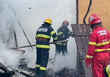 Incendiu violent la o gospodărie din comuna Pocola. Cauza art fi fost un bec defect